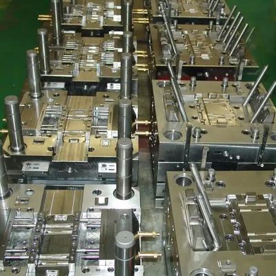 Части для впрыскивания из пластмассы