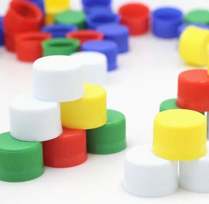 Многополосная впрыска с зажимающей крышкой для производства пластиковых крышек бутылок